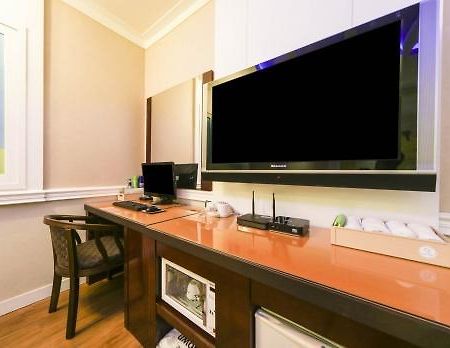 Apartamento de 1000 m² con 1 habitación/es y 1 baño/s de uso privado, en Uichang-gu Changwon Exterior foto