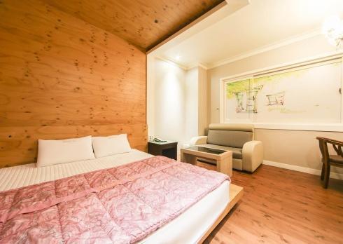 Apartamento de 1000 m² con 1 habitación/es y 1 baño/s de uso privado, en Uichang-gu Changwon Exterior foto
